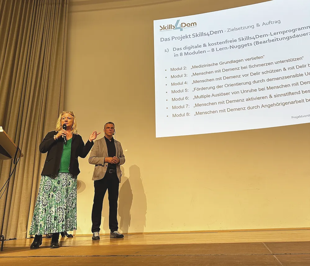 Dr._Sabine_Kirchen-Peters_und_Ludwig_kuhn_Vortrag_Demenzkongress